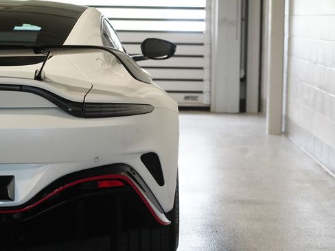 Used 2023 Aston Martin V12 Vantage RWD image 12