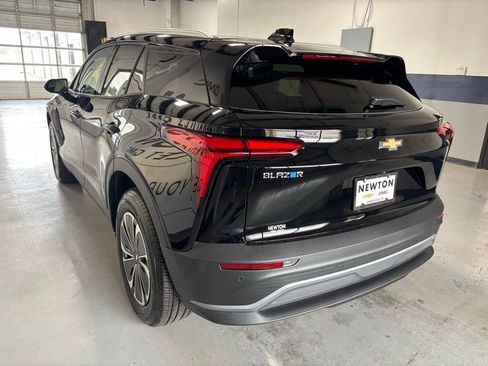 New 2025 Chevrolet Blazer EV LT FWD image 32