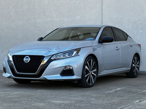 Used 2021 Nissan Altima 2.5 SR FWD image 14