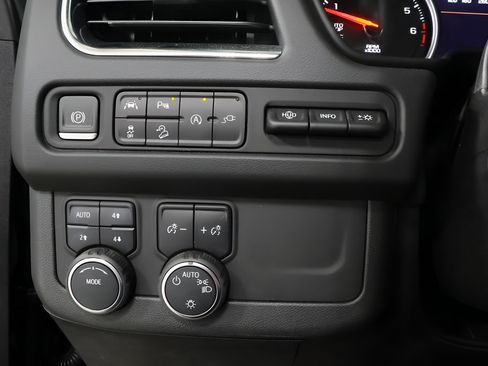 Used 2021 Chevrolet Tahoe High Country AWD/4WD image 19