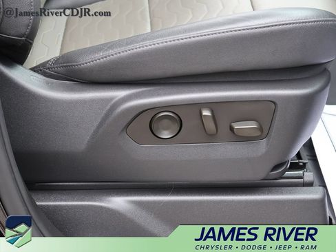 Used 2023 Chevrolet Silverado 1500 ZR2 w/ Technology Package AWD/4WD image 10