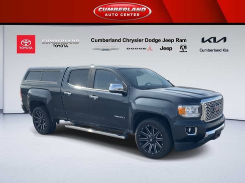 Used 2018 GMC Canyon Denali image 2