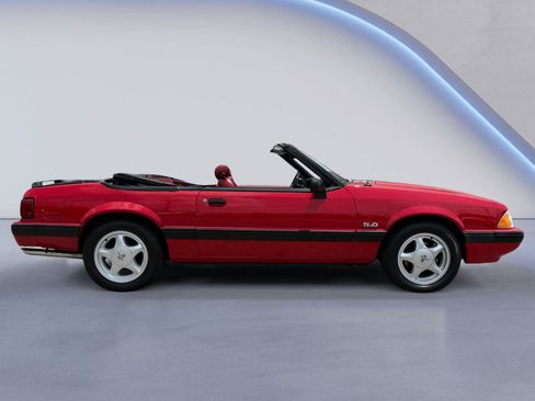Used 1991 Ford Mustang LX RWD image 2