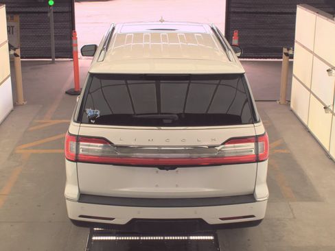 Used 2019 Lincoln Navigator L Reserve AWD/4WD image 8