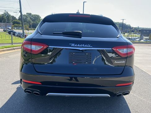 Used 2017 Maserati Levante S AWD/4WD image 8