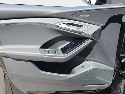 Certified 2025 Audi Q6 e-tron Premium Plus w/ Premium Plus RWD image 21
