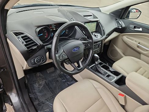 Used 2017 Ford Escape Titanium image 10