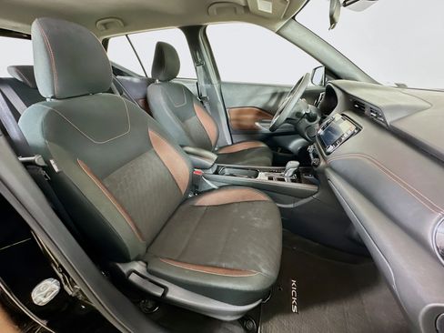 Used 2024 Nissan Kicks SR image 28