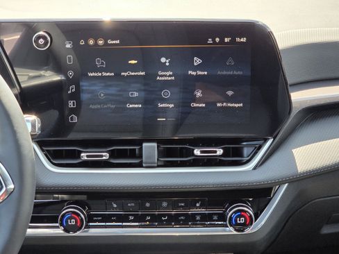 New 2026 Chevrolet Equinox LT w/ Convenience Package II FWD image 8