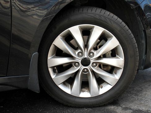 Used 2018 Kia Optima EX image 17