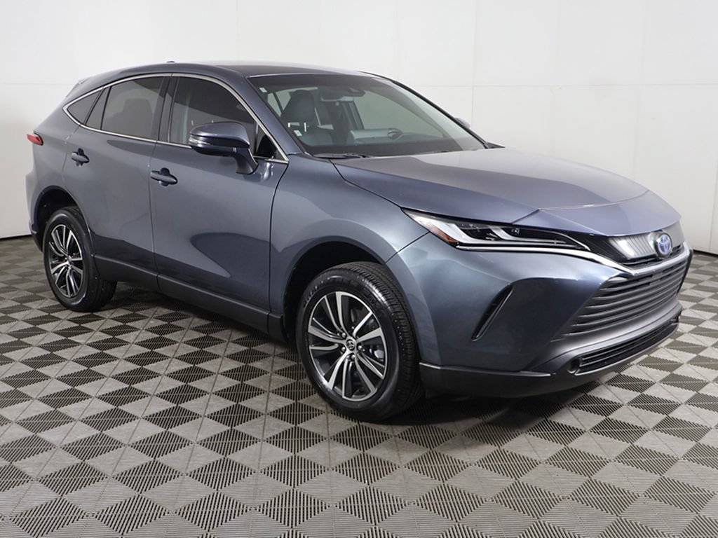Used 2023 Toyota Venza LE AWD/4WD image 2