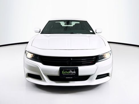 Used 2022 Dodge Charger SXT image 2