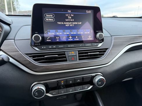 Used 2024 Nissan Altima 2.5 SV image 18