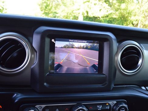 Certified 2020 Jeep Gladiator Rubicon w/ LED Lighting Group image 26