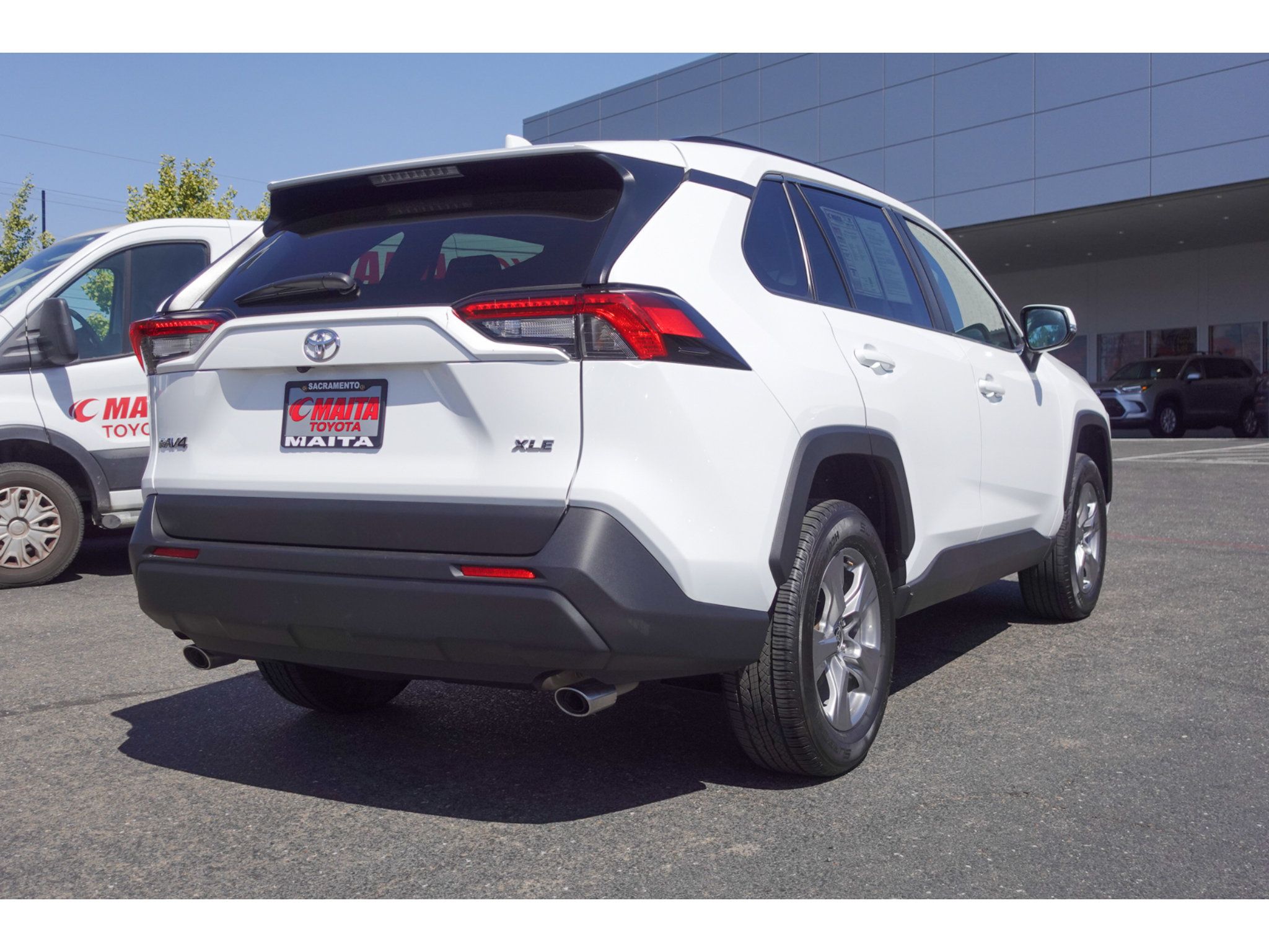 Used 2025 Toyota RAV4 XLE FWD image 3