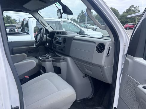 Used 2022 Ford E-350 and Econoline 350 Super Duty RWD image 9