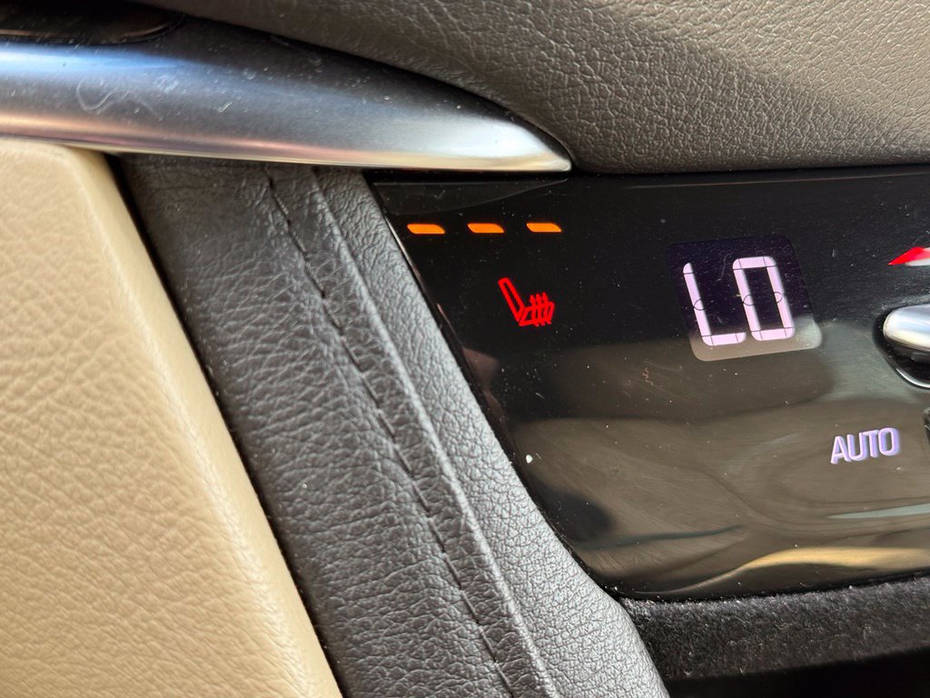 Used 2019 Cadillac XT5 AWD image 36