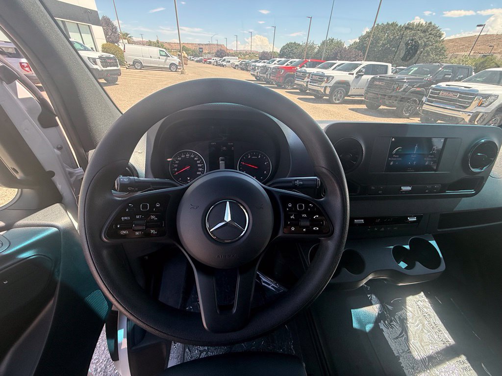 Used 2024 Mercedes-Benz Sprinter 2500 image 6