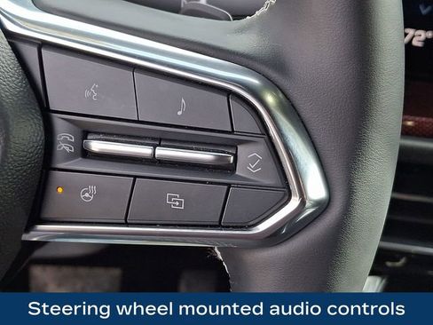 Used 2024 Chevrolet Traverse Z71 image 8