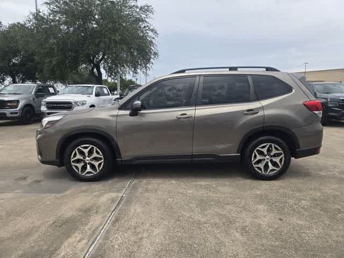 Used 2019 Subaru Forester Premium w/ Popular Package #1 AWD/4WD image 3