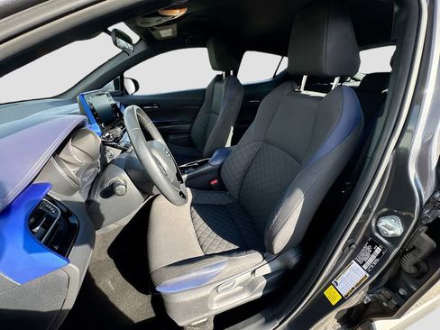 Used 2021 Toyota C-HR XLE image 25