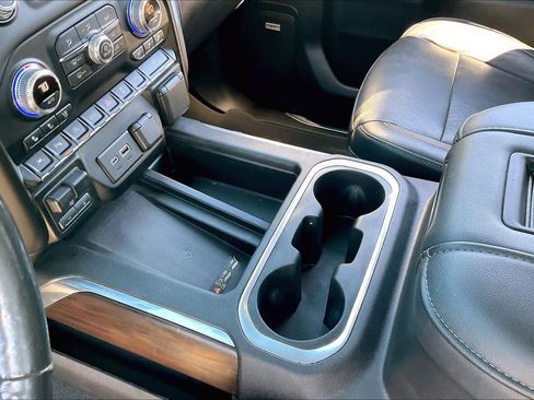 Used 2020 GMC Sierra 1500 SLT image 17