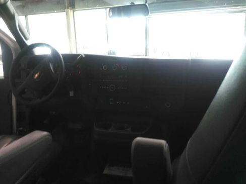 Used 2025 Chevrolet Express 2500 w/ Driver Convenience Package RWD image 5