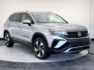 Certified 2024 Volkswagen Taos SE video 1