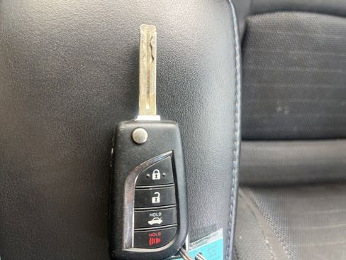 Used 2020 Toyota Corolla SE FWD image 19