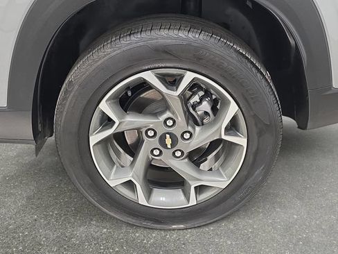 Used 2025 Chevrolet Trax LT FWD image 30