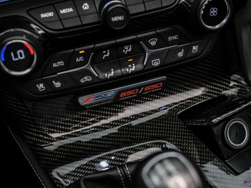 Used 2015 Chevrolet Corvette Z06 w/ 3LZ Preferred Equipment Group image 70