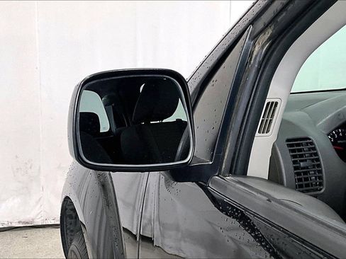 Used 2017 Nissan Frontier SV image 10