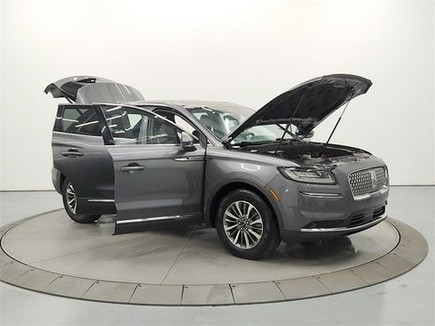 Used 2021 Lincoln Nautilus Reserve image 10