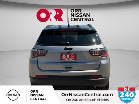 Used 2019 Jeep Compass Latitude FWD image 6