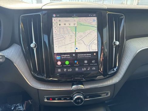 Certified 2025 Volvo XC60 B5 Plus image 24