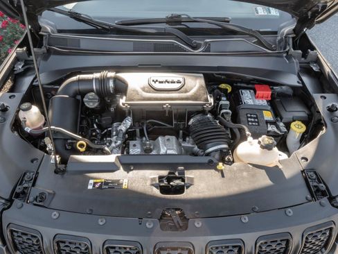 Used 2023 Jeep Compass Latitude AWD/4WD image 42
