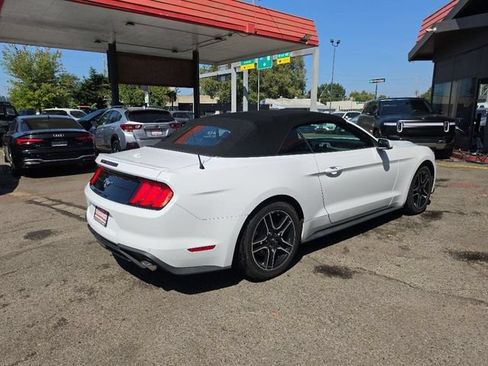 Used 2022 Ford Mustang Premium RWD image 5