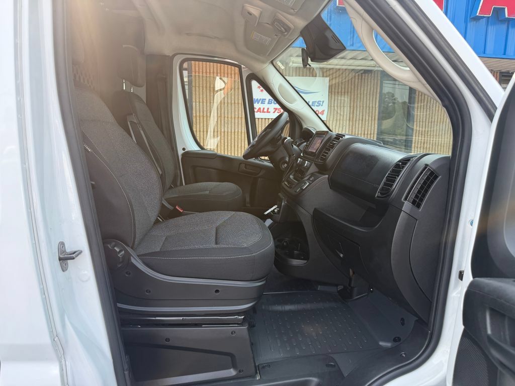 Used 2025 RAM ProMaster 2500 w/ U-Haul Equipment Group FWD image 19