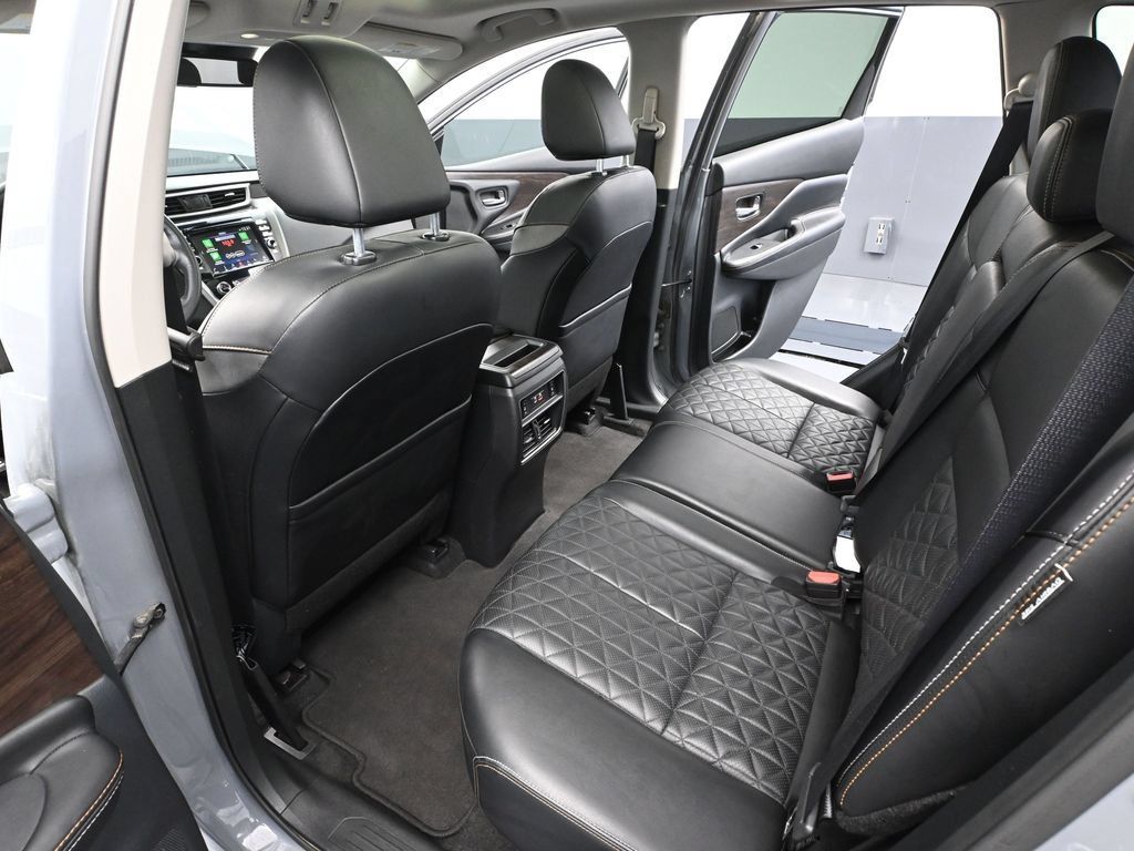 Used 2024 Nissan Murano Platinum AWD/4WD image 32