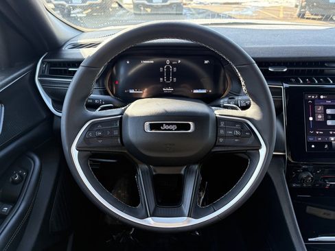 Certified 2024 Jeep Grand Cherokee L Laredo image 22