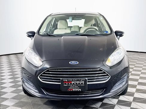 Used 2014 Ford Fiesta SE FWD image 2