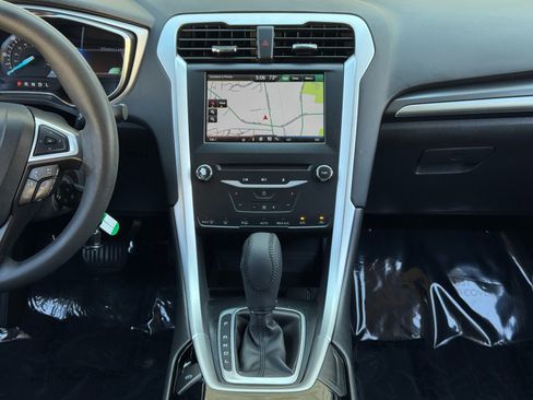 Used 2013 Ford Fusion SE FWD image 21