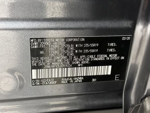 Used 2020 Toyota RAV4 XLE Premium AWD/4WD image 28