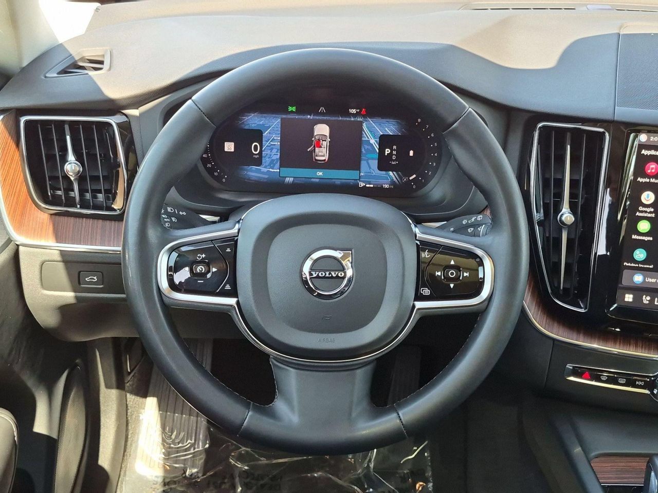 Certified 2024 Volvo XC60 B5 Plus AWD/4WD image 13