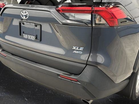 Used 2023 Toyota RAV4 XLE Premium image 32