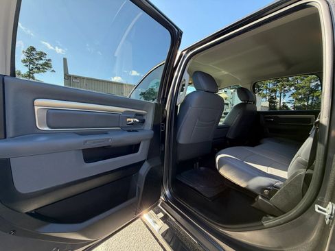 Used 2019 RAM 1500 Big Horn RWD image 25