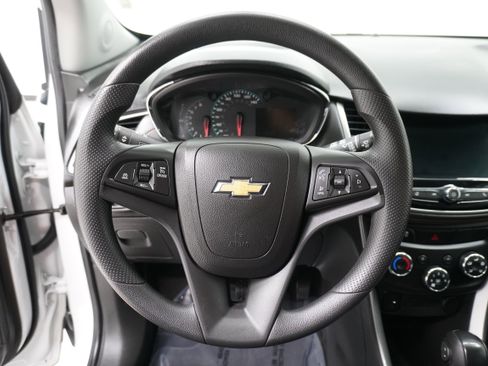 Used 2022 Chevrolet Trax LS w/ Tint and Cruise Package image 14