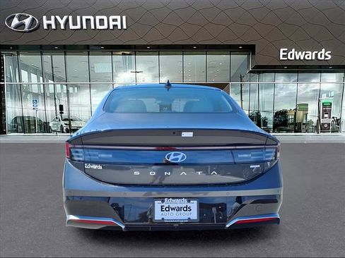 New 2025 Hyundai Sonata Limited image 6