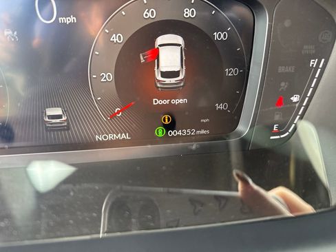 Certified 2025 Acura ADX A-Spec image 21