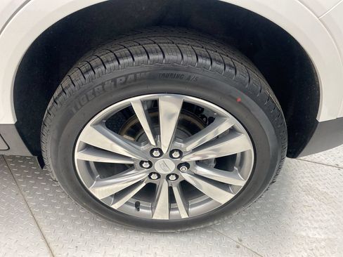 Used 2022 Cadillac XT5 Premium Luxury w/ Technology Package AWD/4WD image 10